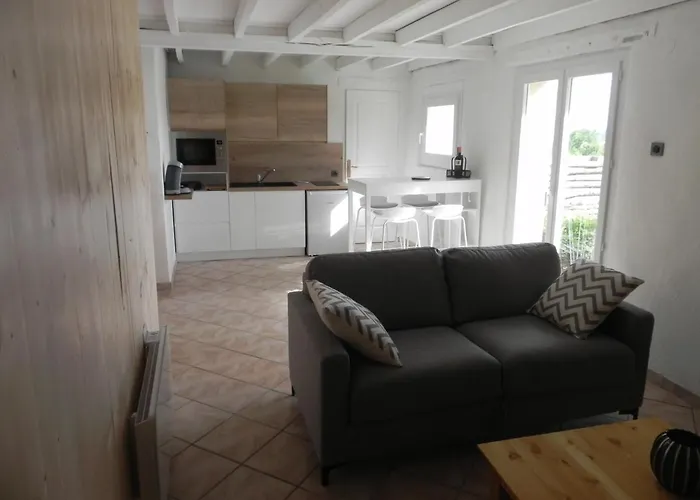 Neflier Domaine Cap De Coste Апартаменты Saint-Frajou