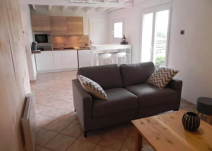 Neflier Domaine Cap De Coste Апартаменты Saint-Frajou