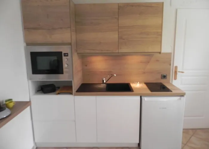 Neflier Domaine Cap De Coste Апартаменты *