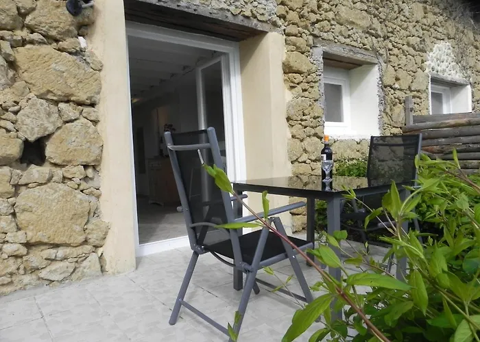 Neflier Domaine Cap De Coste Апартаменты