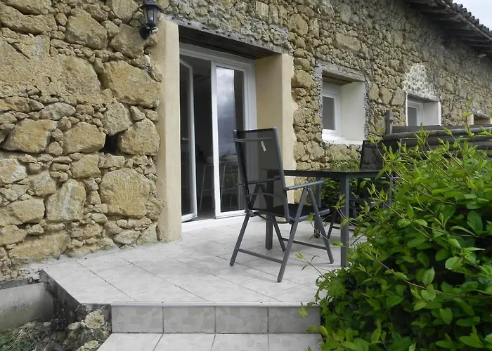 Neflier Domaine Cap De Coste *